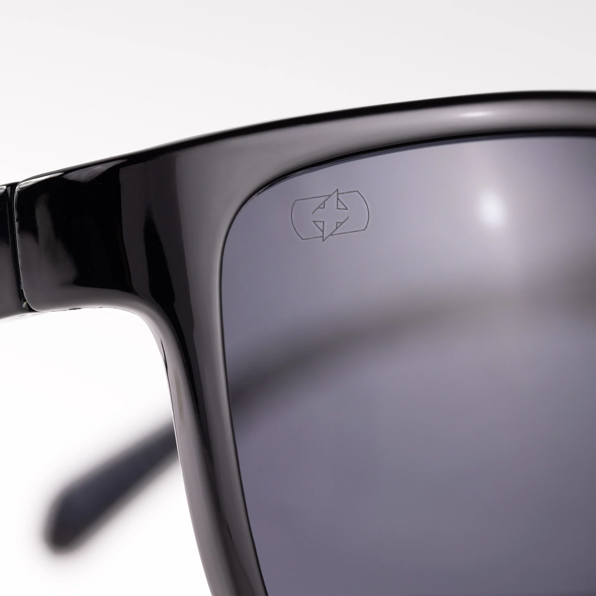 Oxford Sahara Black Frame Smoke Lens Sunglasses - Image 3